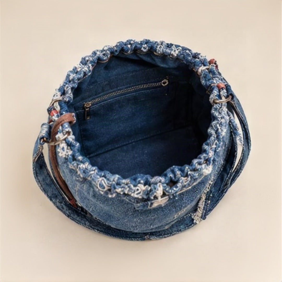Beaded drawstring handle close-up